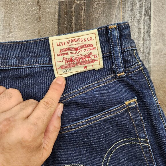 Mens Levis 501 Original Button Fly Straight size 32x30 Denim Jeans - Picture 4 of 12